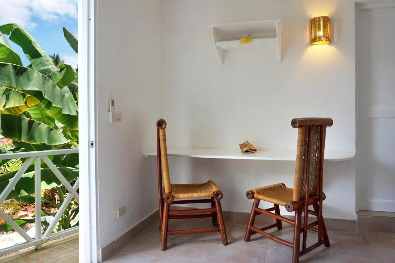 Le Bdm Playita Hotel Las Galeras Exterior photo